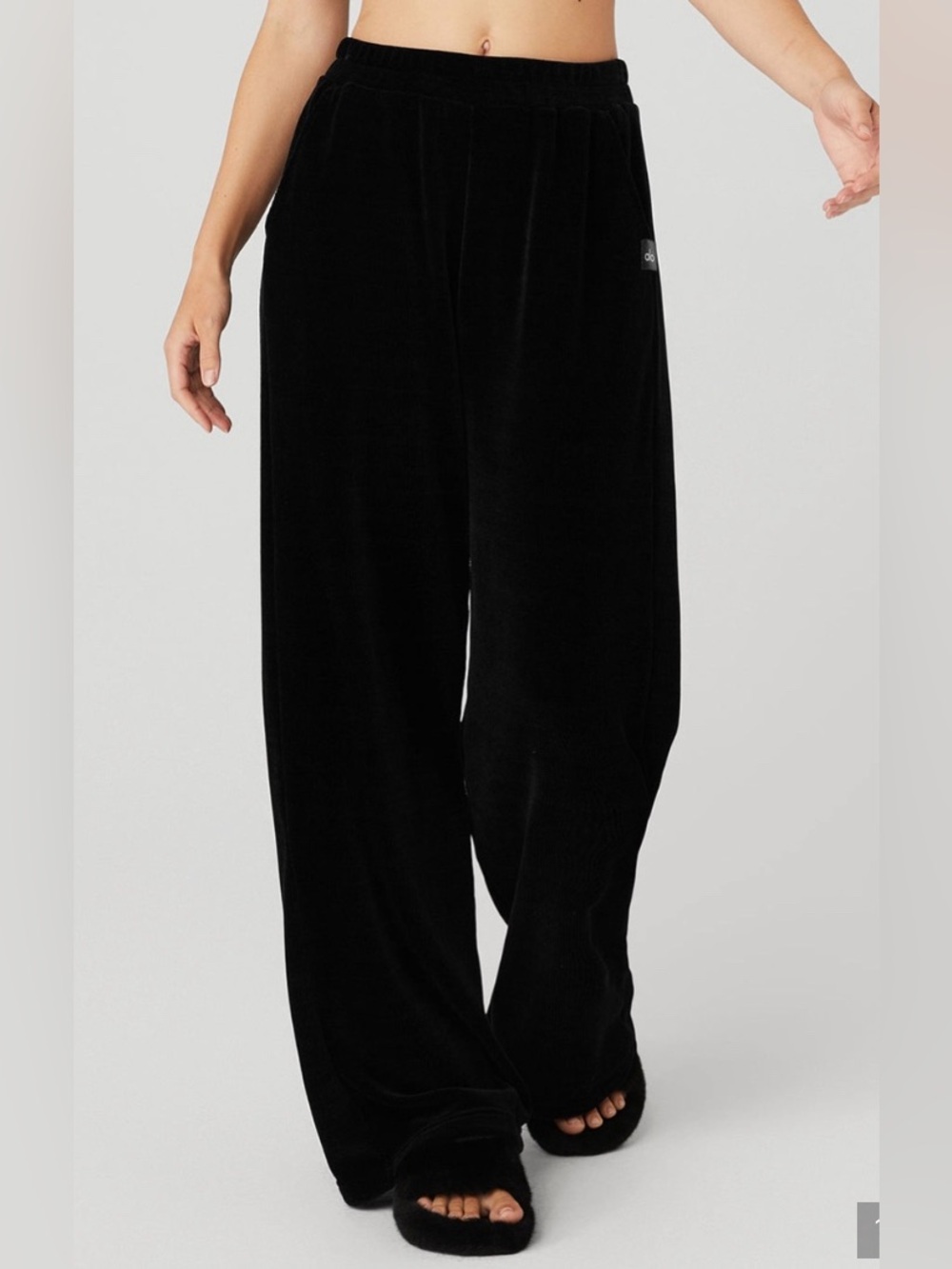 Alo Yoga Chalet Chenille Wide Leg Pants Sz M Black High Rise Soft Cozy Lounge